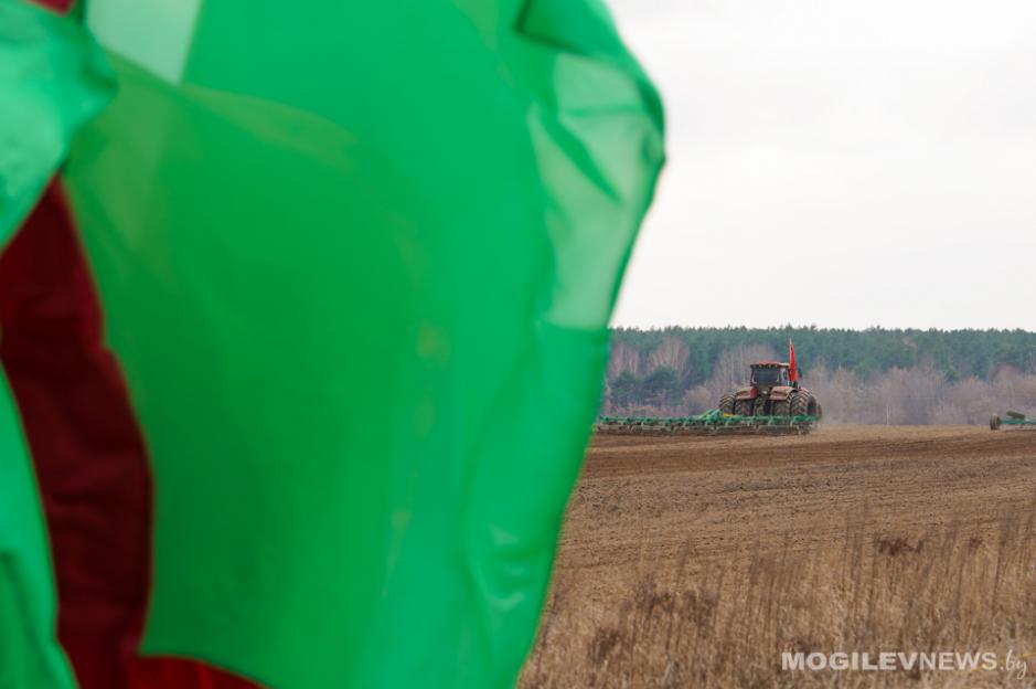 В Быховском районе дали старт посевной кампании обрядом «Засевки»