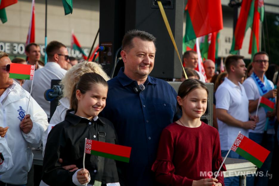 Областная патриотическая акция «Беларусь, вперед!» собрала не одну сотню могилевчан. Фото