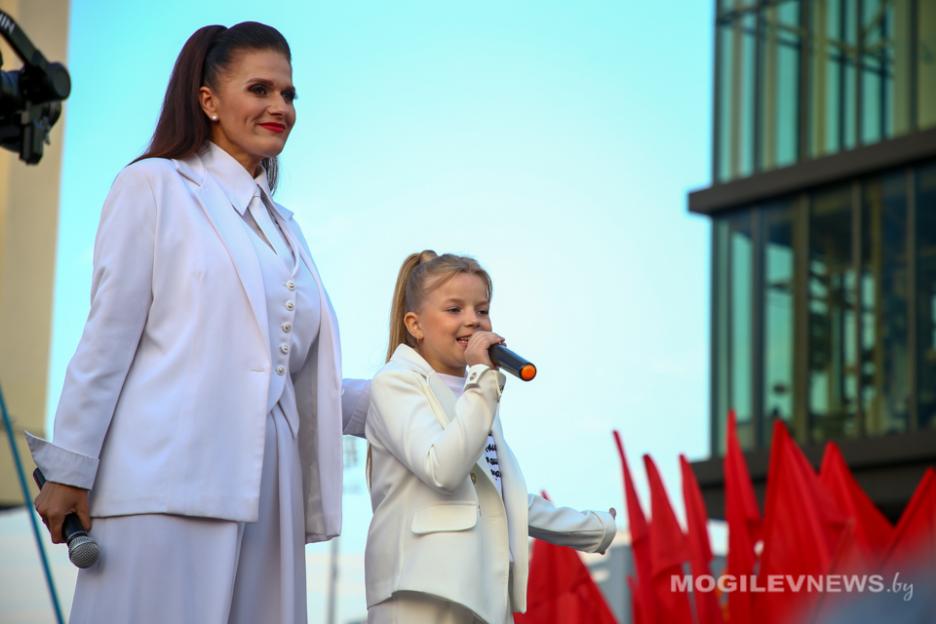 Областная патриотическая акция «Беларусь, вперед!» собрала не одну сотню могилевчан. Фото