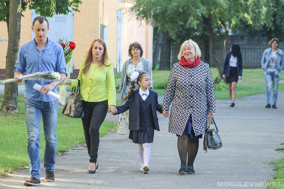 В школах Могилева прозвенели первые звонки. Фото