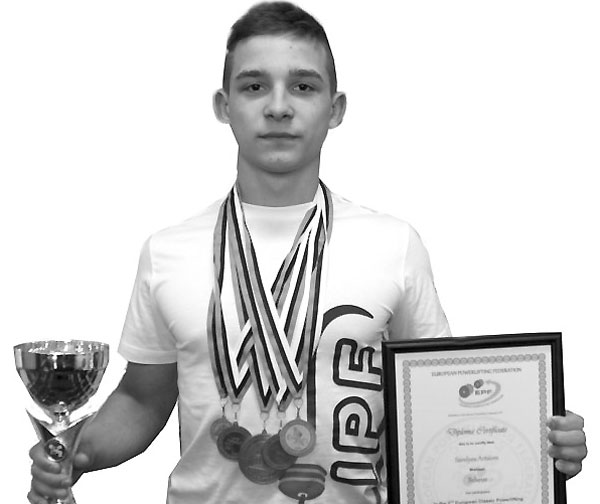 Мстиславчанин Артем Савельев установил мировой рекорд в пауэрлифтинге