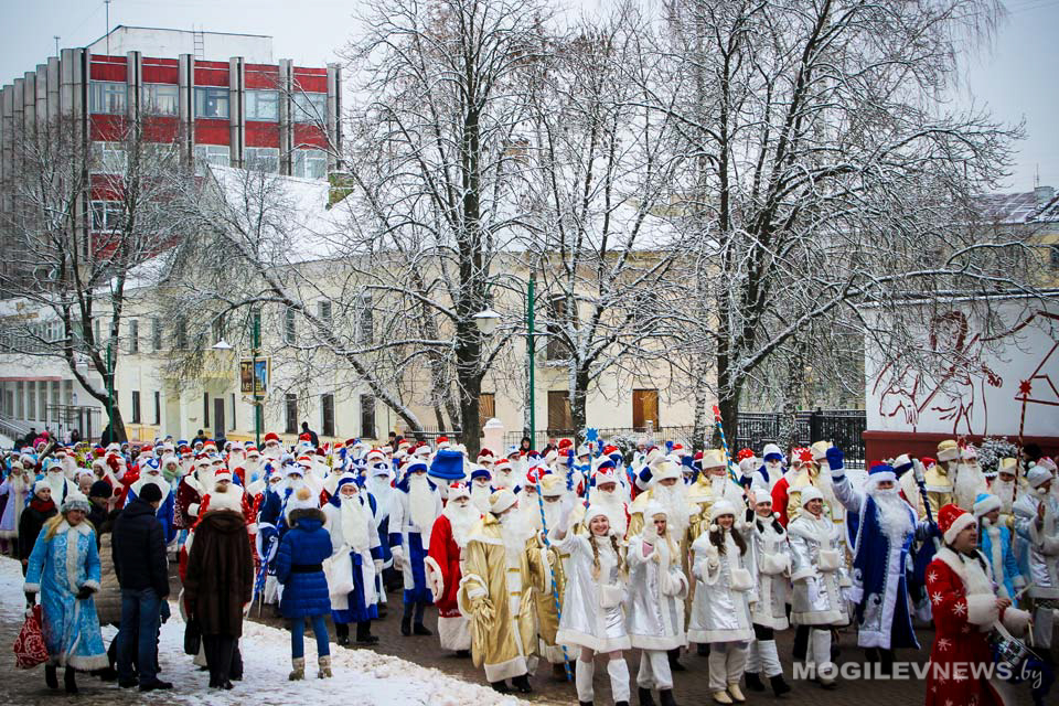Деды Морозы и Снегурочки до начала деятельности должны уплатить налог