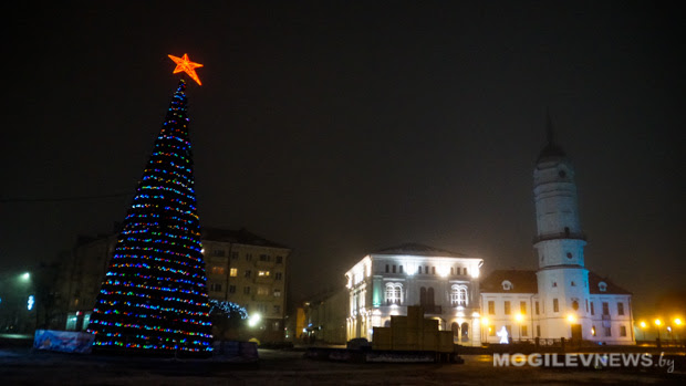 Проходы к центральным елкам городов в новогоднюю ночь будут оборудованы турникетами