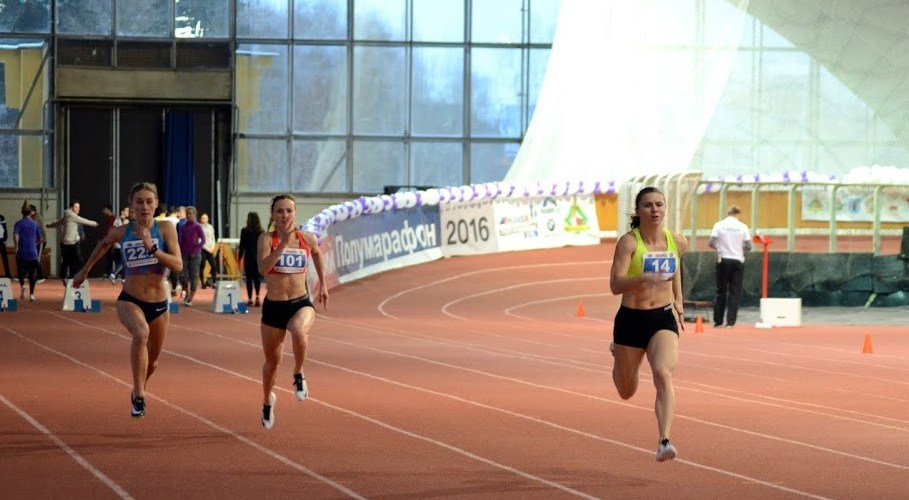 Пять золотых наград завоевали легкоатлеты Могилевской области на международном турнире «Рождественские старты»