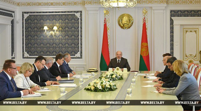 Лукашенко согласовал кадровые назначения в здравоохранении