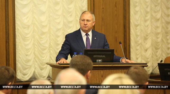 Кочанова представила депутатам парламента премьер-министра