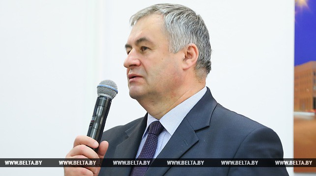 На телеканалах должно быть больше белорусских программ - Карлюкевич