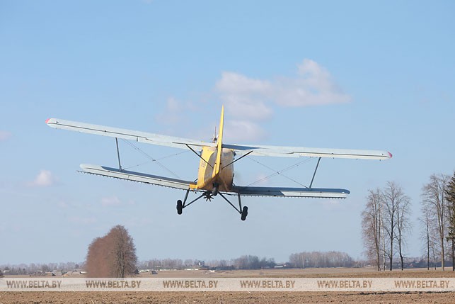 "Рассвет им.Орловского" использует собственную авиацию для подкормки озимых