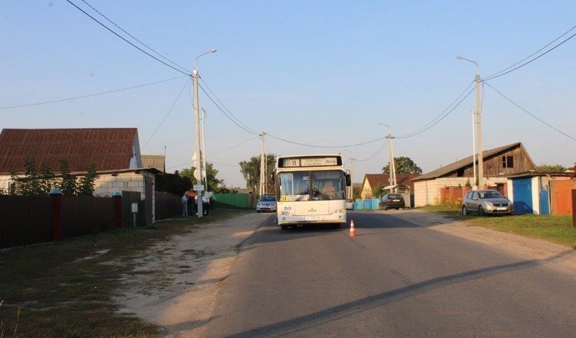 Упавшая под автобус в Могилеве пенсионерка умерла