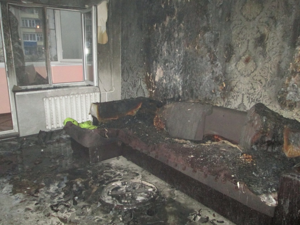 Из-за короткого замыкания люстры в Горках горела квартира