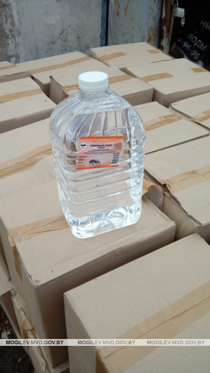 В гараже у бобруйчанина обнаружили более 1000 литров спирта