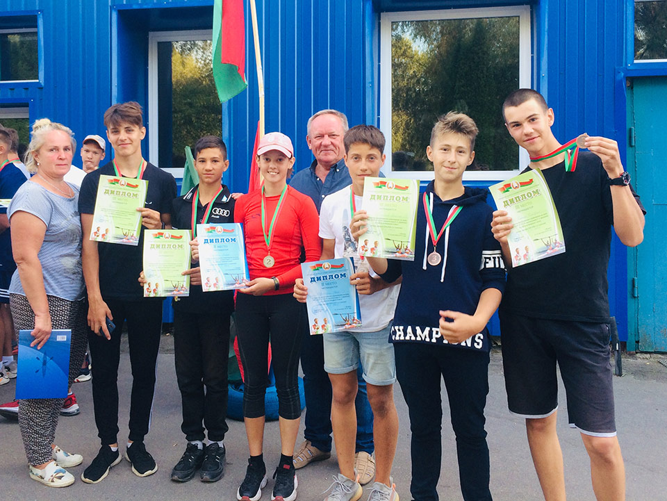 В Мозыре прошли Открытые республиканские соревнования по гребле на байдарках и каноэ среди юношей и девушек