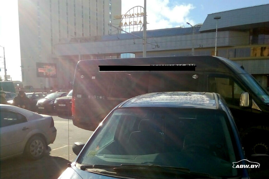 Пьяный маршрутчик собирался везти в Могилев 16 пассажиров, но помешал очевидец