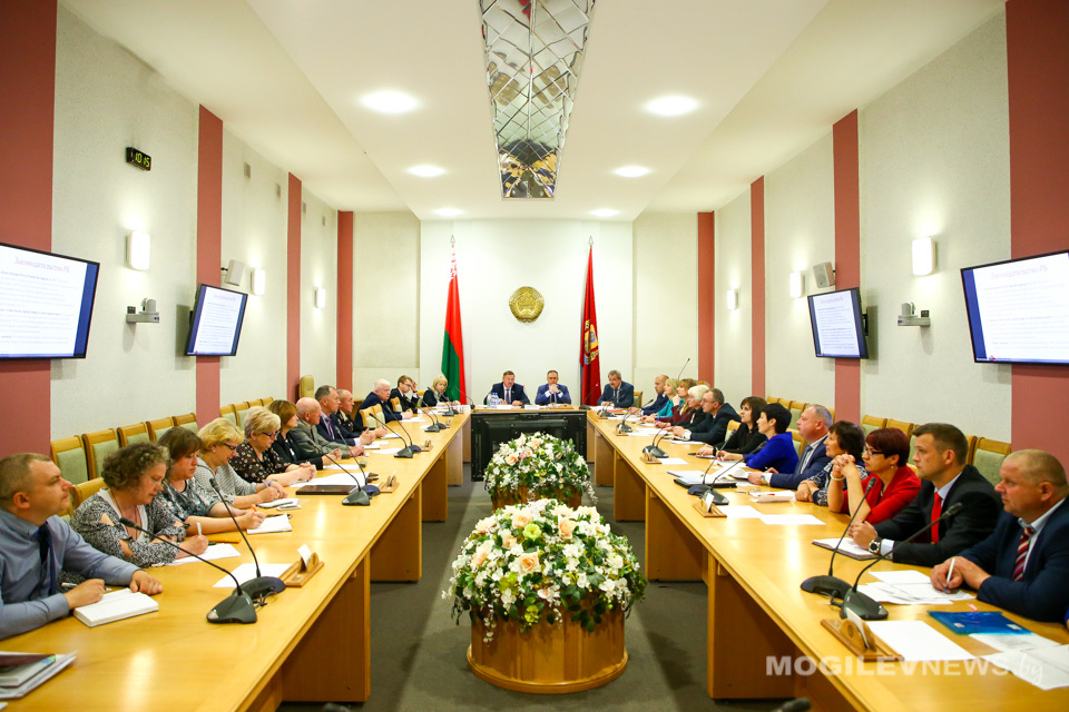 Законодательство в области самоуправления обсудили в Могилевском облисполкоме. Фото