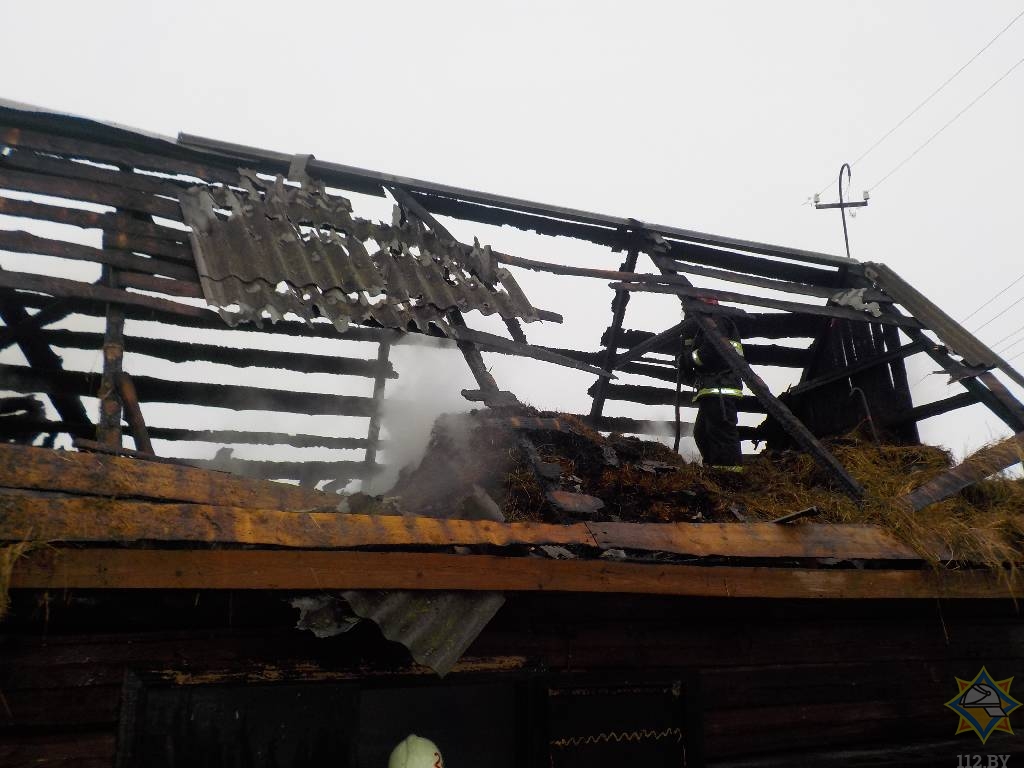 Две тонны сена повредил огонь в Бобруйском районе
