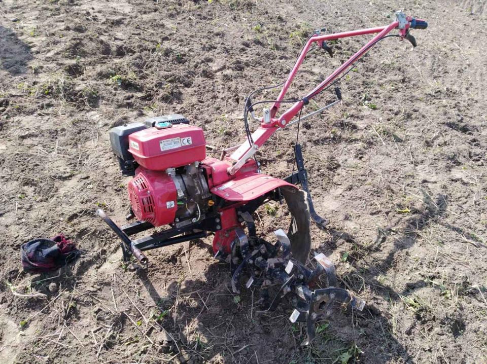 В Кричевском районе мужчину зажало в механизме мотокультиватора – он погиб