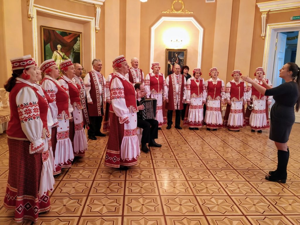 Встреча молодежи с хором ветеранов прошла во дворце Потемкина