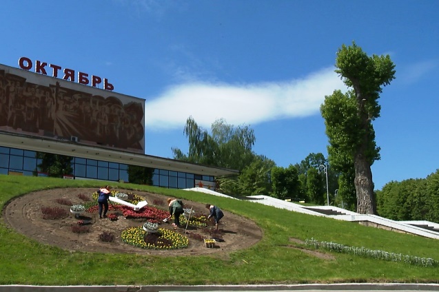 Цветочные часы на проспекте Мира начали оформлять в Могилеве