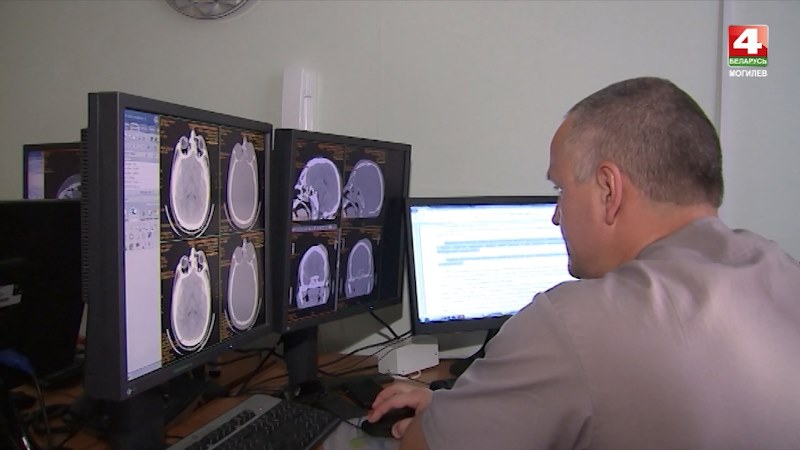 Монтаж нового аппарата МРТ начали в Могилеве.  Видео