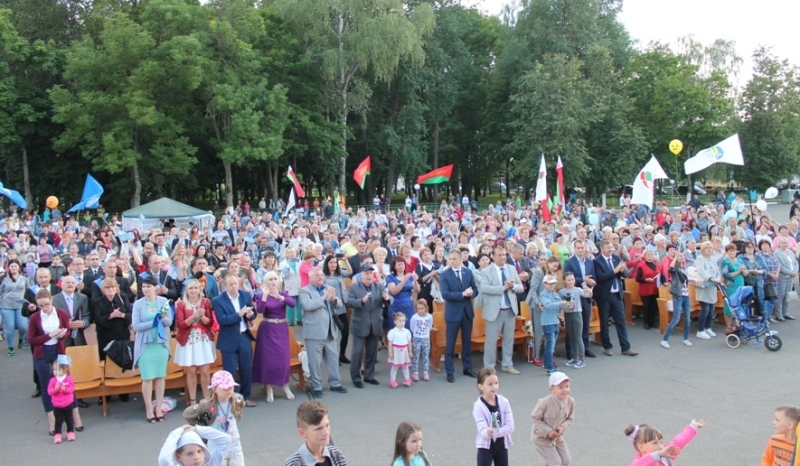 74 годовщину освобождения района от немецко-фашистских захватчиков отметили в Чаусах. Фото