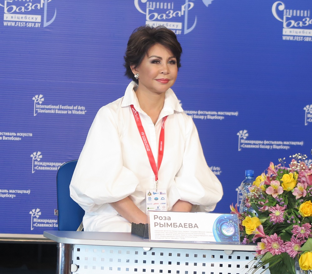 Меняться в угоду моде я не собираюсь! – Роза Рымбаева