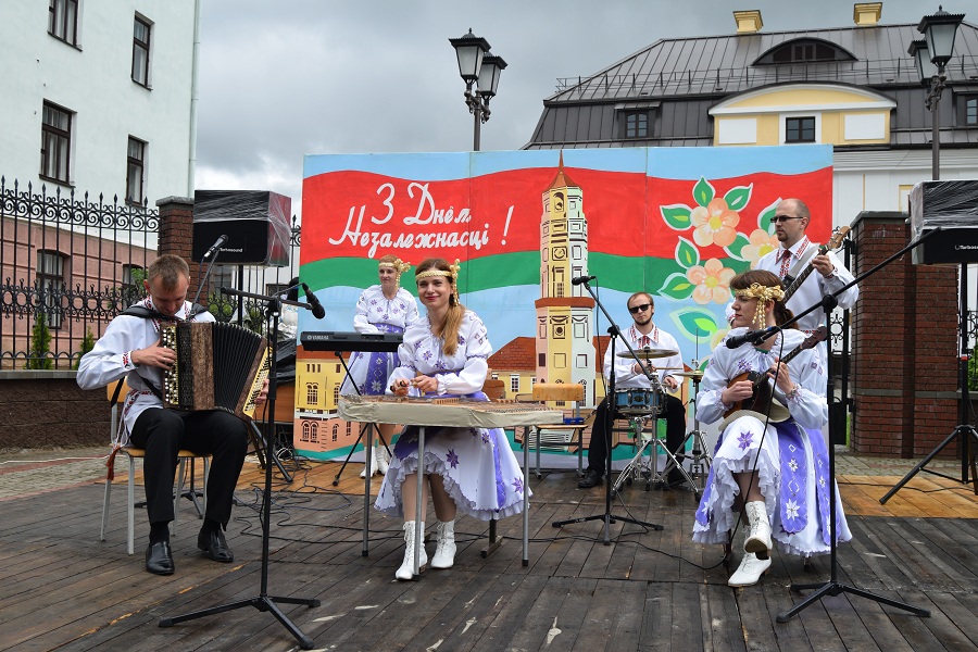 Могилевчане празднуют День Независимости Республики Беларусь. Фото