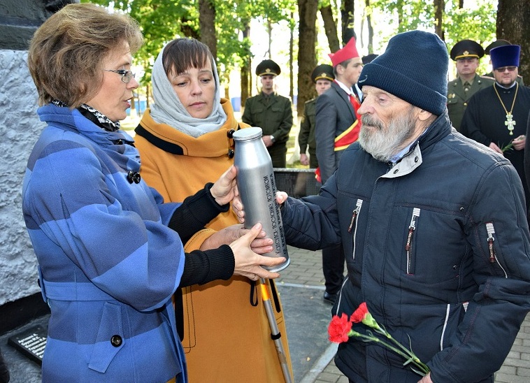 Капсулу-послание ветеранов молодому поколению передали в чериковский музей
