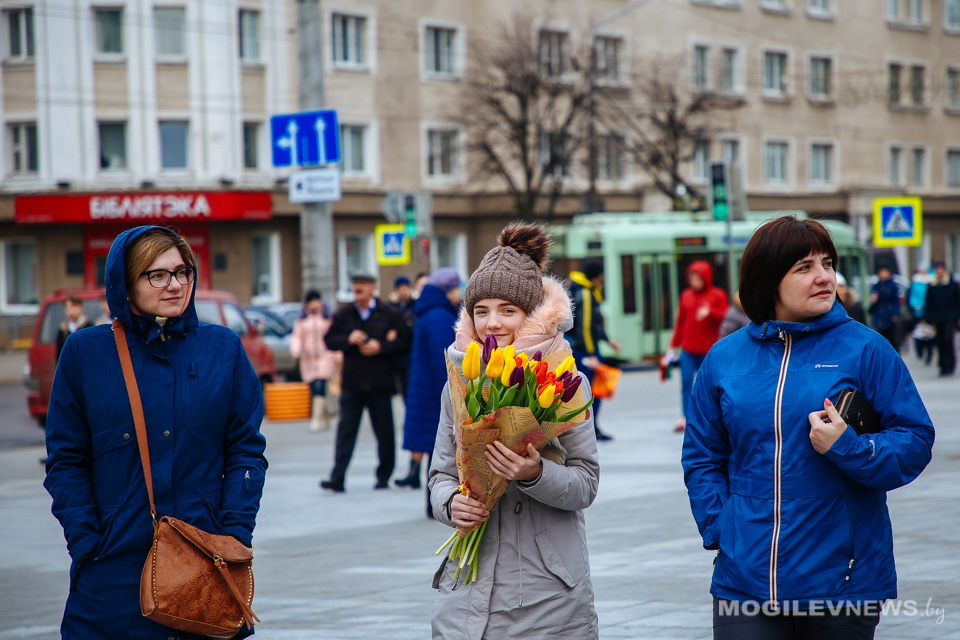 В День женщин в Могилеве прошла праздничная ярмарка и концерт. Фото