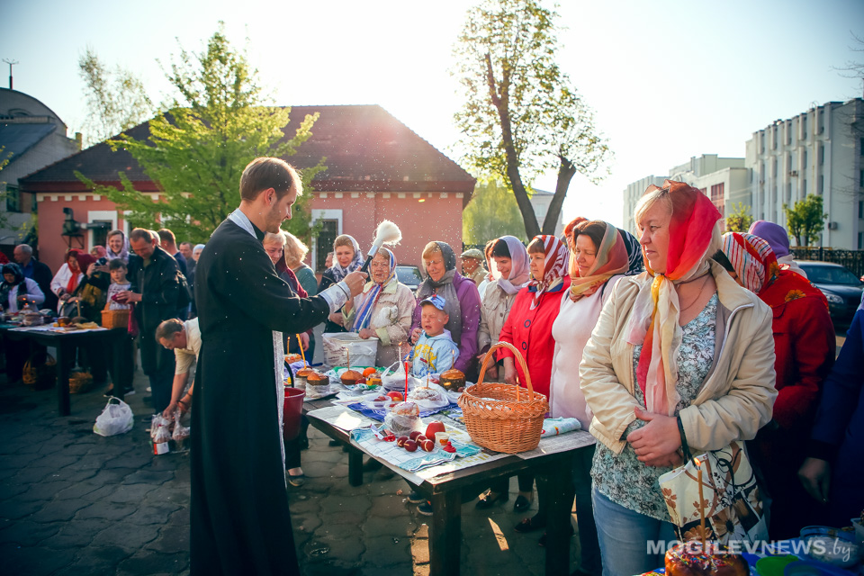 Православную Пасху празднуют в Могилеве. Фото