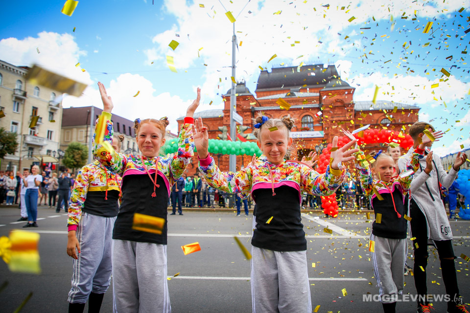 Театрализованное шествие прошло в День города в Могилеве. Фото
