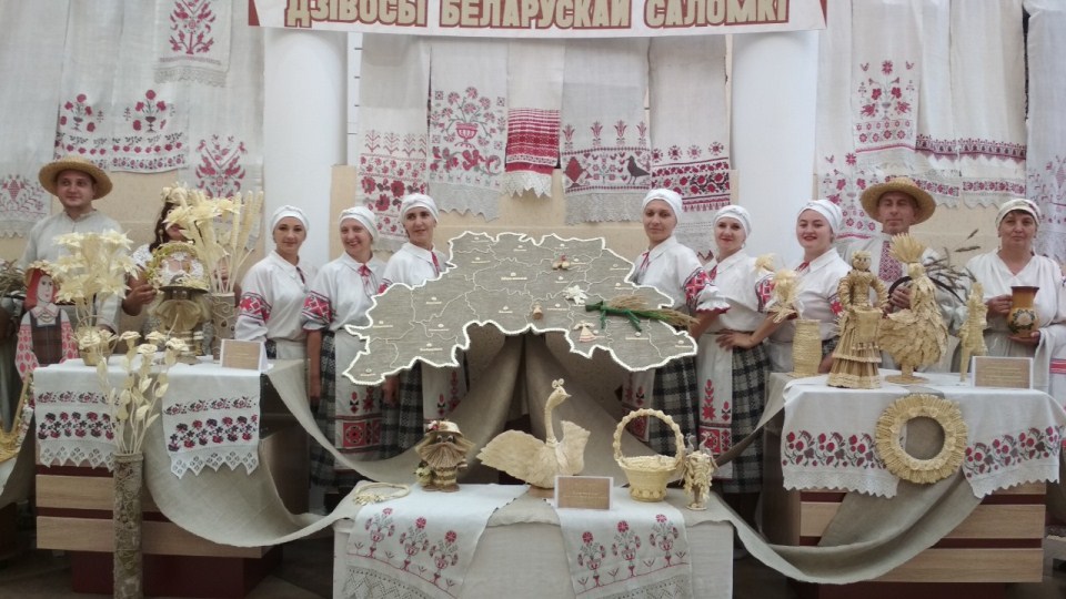 Пленэр по соломоплетению прошел в Черикове. Фото