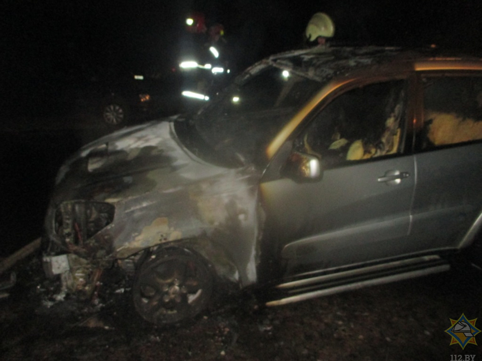 Автомобиль горел ночью в Могилеве