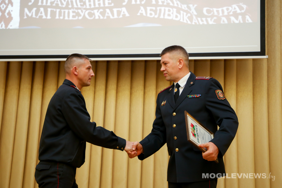 Лучших участковых инспекторов милиции чествовали в Могилеве. Фото