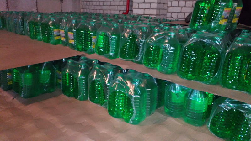 Крупная партия нелегального стеклоомывателя изъята в Могилеве