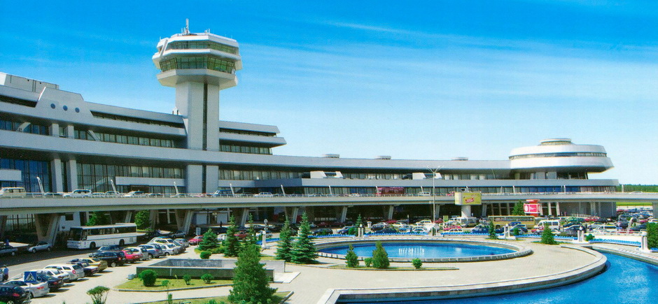 Установлены требования к работе таксистов на привокзальной площади Национального аэропорта