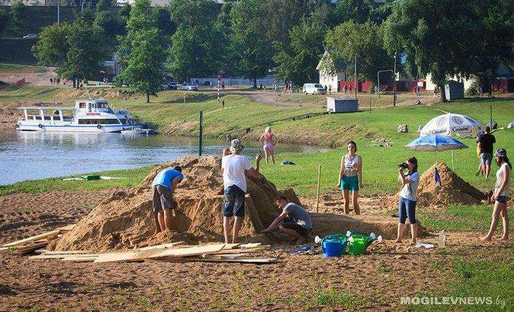 Июнь: температура воздуха выше нормы, осадки – в пределах средних многолетних значений