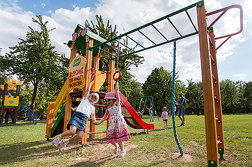 Пять современных детских игровых комплексов установят в Могилеве к июню текущего года