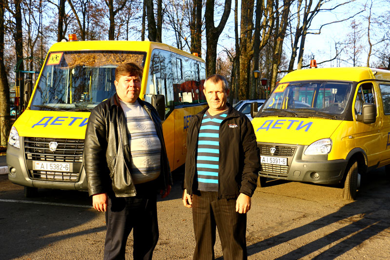 Школьный автопарк Климовичского района пополнился двумя автобусами