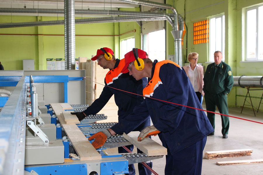 Климовичский лесхоз открыл новый деревоперерабатывающий цех
