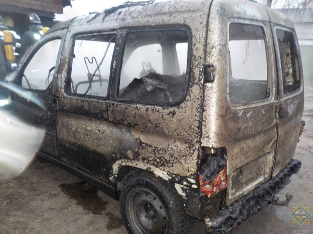 В гараже в Бобруйске сгорел автомобиль