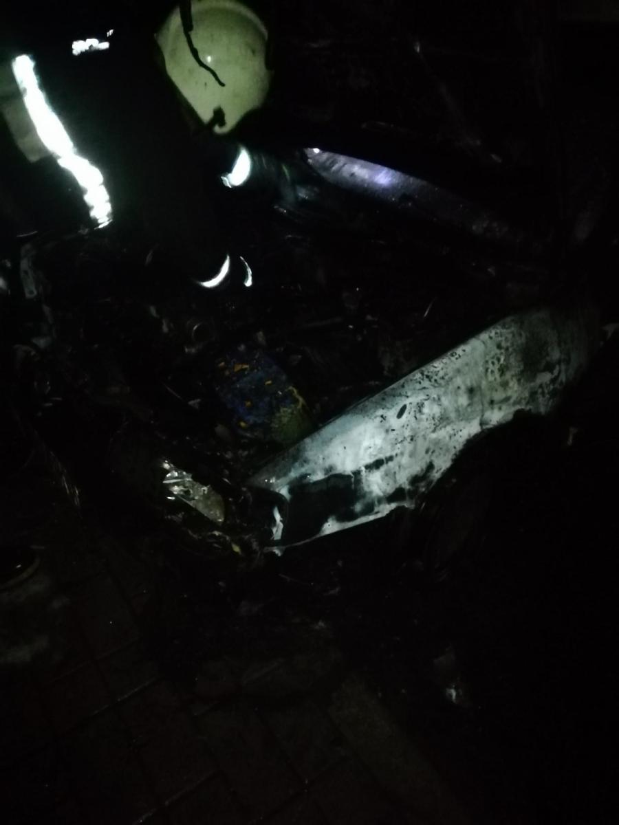 Два автомобиля пострадали от огня в Осиповичах