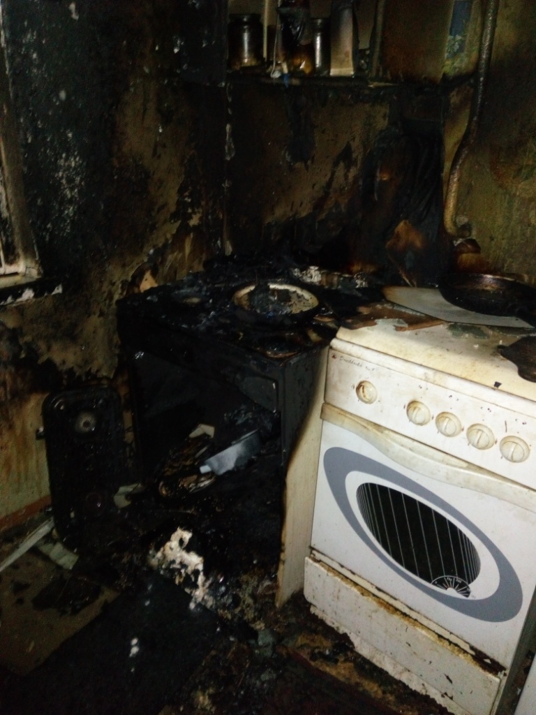 Короткое замыкание электрочайника привело к возгоранию на кухне в Могилеве