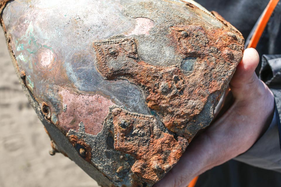 В Бобруйске при работах в речном порту нашли шлем конца IX - начала XI века