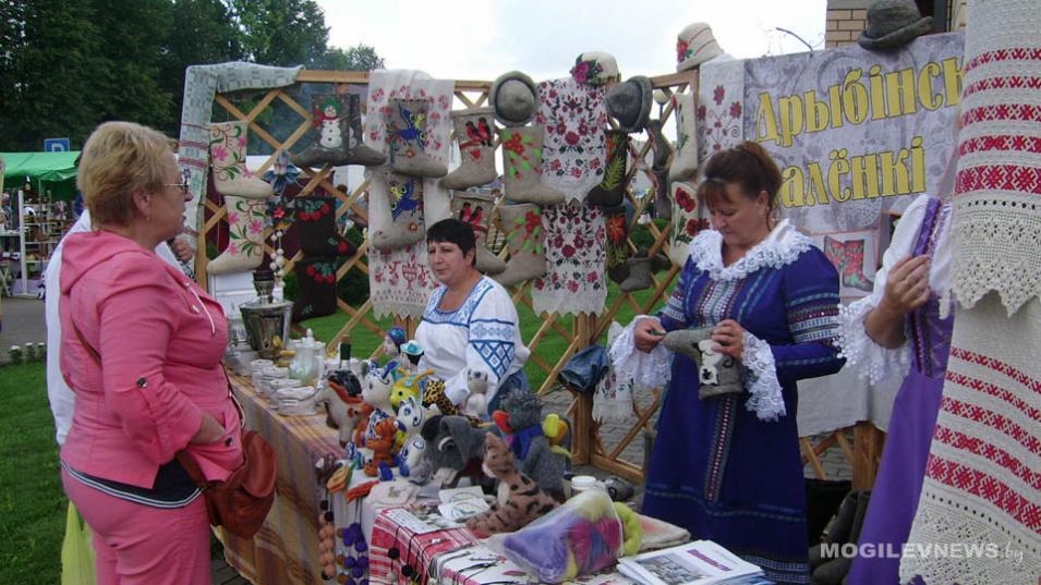 Фестиваль «Дрибинские торжки» проходит в Дрибине