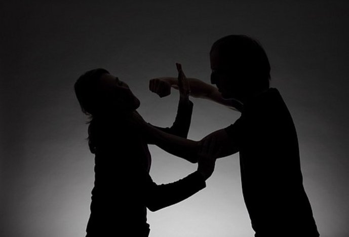 63 удара в порыве ревности нанес могилевчанин своей подруге, которая скончалась на месте происшествия