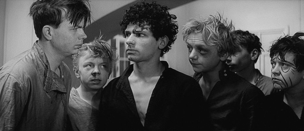 Прокуратура указала на недостатки в работе с трудными подростками в Могилевской области