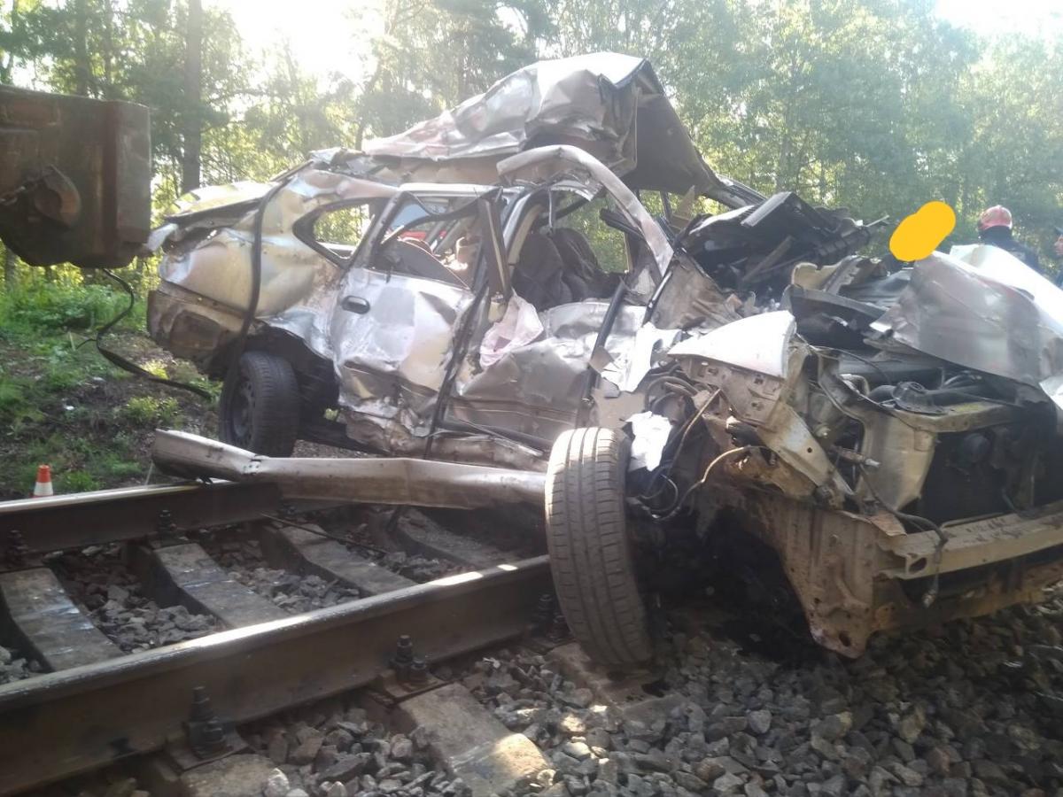 Устанавливаются обстоятельства ДТП с участием автомобиля и поезда в Быховском районе