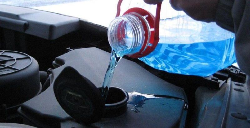 Четыре вида стеклоомывающих жидкостей запрещен санслужбой Беларуси