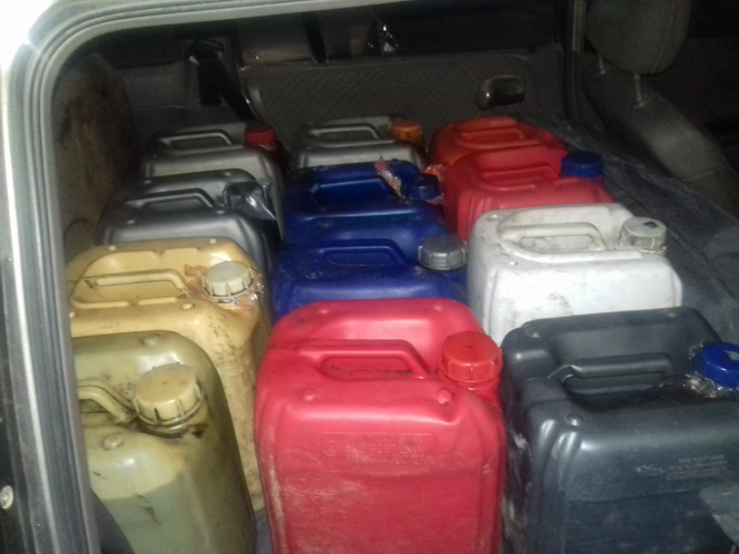 Механизатор в Бобруйском районе похищал топливо с закрепленного за ним погрузчика