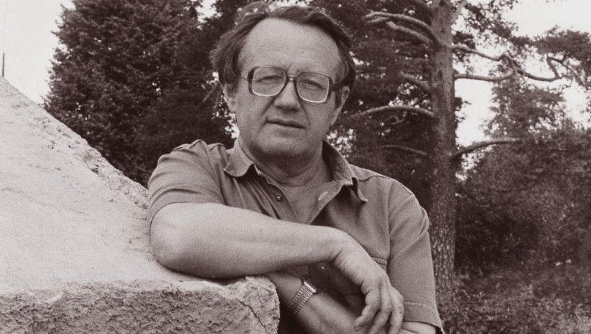 Бюст Алеся Адамовича в поселке Глуша откроют 9 ноября